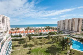 Holiday apartment with terrace, garden & pool - Image 4
