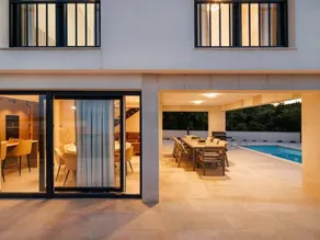 Brandneue Villa -beheizter Pool mit schönem Meerblick - Image 2