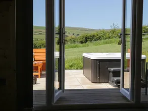 Children-friendly charming cottage with garden & hot tub | Pets are welcome - Image 5
