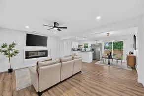 Holiday home with garden & terrace - Image 4