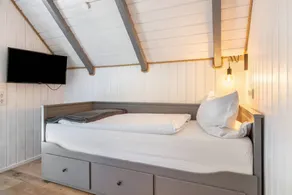 Tiny Home 'Vogelkoje' with Shared Terrace, Shared Garden and Wi-Fi - Image 4