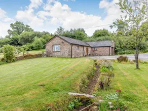 Cottage with garden - Image 3
