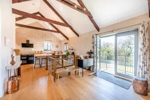 Cottage with garden - Image 4