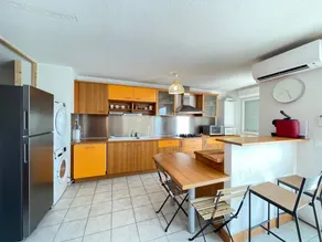 Spacious 2-bedroom with garage, air conditioning, terrace near center in Sète - Image 3