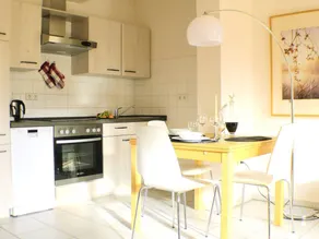 Holiday apartment with barbeque & terrace - Image 4
