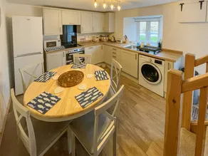 Child-friendly cottage with garden | Pets are welcome - Image 4