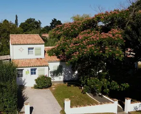 Fully equipped nice cottage with terrace & garden | Garden view | Dogs allowed - Image 2