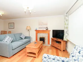 Cottage with garden - Image 3