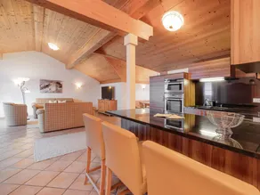 Family-friendly holiday apartment with terrace - Image 4