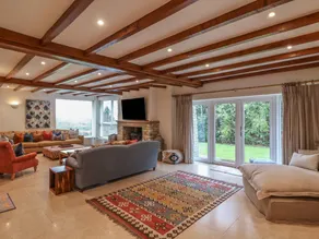Cottage with BBQ & garden - Image 4