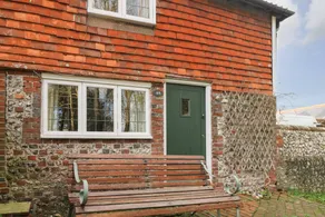Family-friendly lovely cottage with garden - Image 3