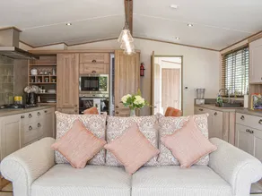 Family-oriented charming cottage with garden - Image 4