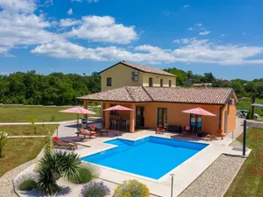 Holiday home with terrace, private pool & barbecue - Image 2