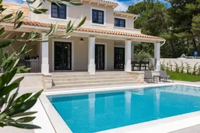 Fully equipped spacious villa with terrace, private pool & barbeque | Pets are welcome - Image 4
