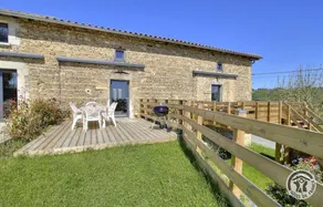 Gite with BBQ, garden & terrace - Image 2