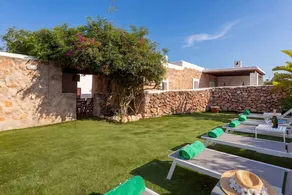 Apartment with terrace, private pool & barbecue - Image 2
