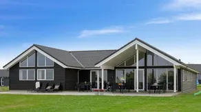 Ample house with pool, terrace & barbecue | Pet-friendly - Image 2