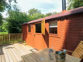 Cottage with garden - Image 3