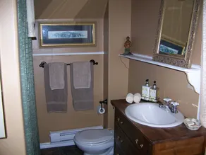 The Mission House Bed & Breakfast (Burgundy room) - Image 2