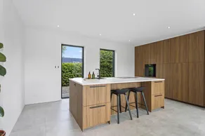 Fully equipped holiday home with BBQ & terrace | Pet-friendly - Image 3