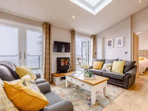 Nice lodge with pool & garden | Water view | Pets are welcome - Image 3
