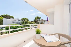 Child-friendly holiday apartment with terrace | Next to the beach - Image 2