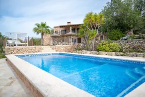 Magnífica villa ideal para familias con terraza, jardín y barbacoa | Vistas al jardín | Ideal para trabajar remoto - Image 2