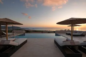 Family-friendly apartment with garden & barbeque | Panoramic view | Beach nearby - Image 2
