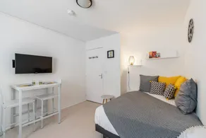 Modern studio in central Lyon - Image 3