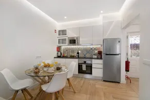 Agréable appartement de vacances avec terrasse et internet haut débit | Vue ville - Image 5