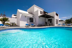 Children-friendly villa with private pool, terrace & garden | Beach view | Next to the beach - Image 2