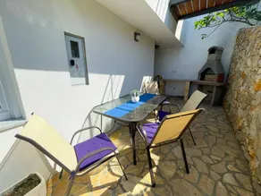 House with terrace - Image 2