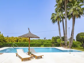 Cottage with barbeque, private pool & garden | Mountain view - Image 2