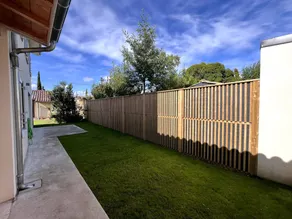 Fully equipped pleasant holiday home with garden, fast internet & terrace | Garden view - Image 5