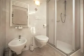 Lovely apartment with garden & terrace | Garden view | Perfect for remote work - Image 5