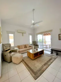 Villa with terrace, garden & barbeque - Image 4