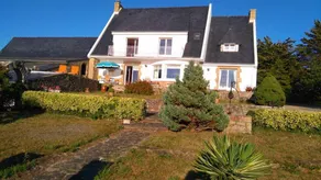 Lovely villa with BBQ & garden | Sea view - Image 5