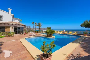 Villa with terrace, private pool & barbeque | Beach view - Image 5