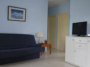House with garden | Beach view - Image 3