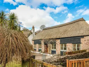 Cottage with barbecue & garden | Beach view - Image 2