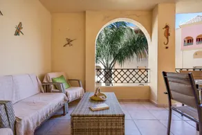 Flat with garden & pool | Sea view - Image 3