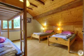 Familienorientierte weiträumige Ferienunterkunft mit beheiztem Pool, Terrasse und Garten - Image 5