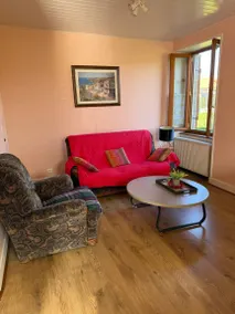 Holiday home with barbecue & terrace - Image 5