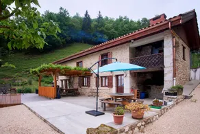 House with garden, terrace & barbeque | Mountain view - Image 3
