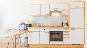 Apartment with terrace - Image 2