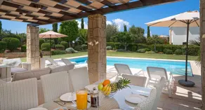 Villa con piscina privada, terraza y jardín | Vista panorámica - Image 3