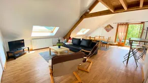 Pretty Flat With Roof Terrace And Large Garden - Image 3