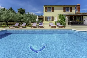 Villa with private pool, garden & BBQ - Image 5