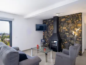 Modern villa, sea and mountain view - 4 guests - Image 3