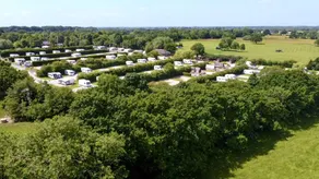 Spacious Glamping Pod with Retro Charm & Starry Lighting near Croston, England - Image 4